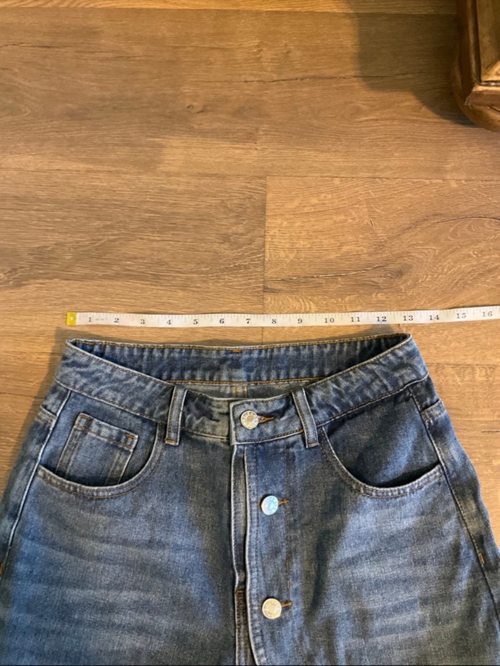 Mica’s denim wide leg Bermuda Shorts with button cascade detail, S, NWT! - Picture 4 of 7